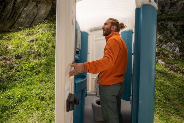 Best Portable restroom trailer rental  in Bloomington, IL